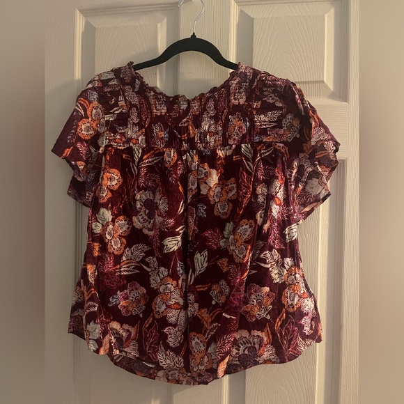 Old Navy Burgundy Floral Blouse​ - Picture 1 of 3